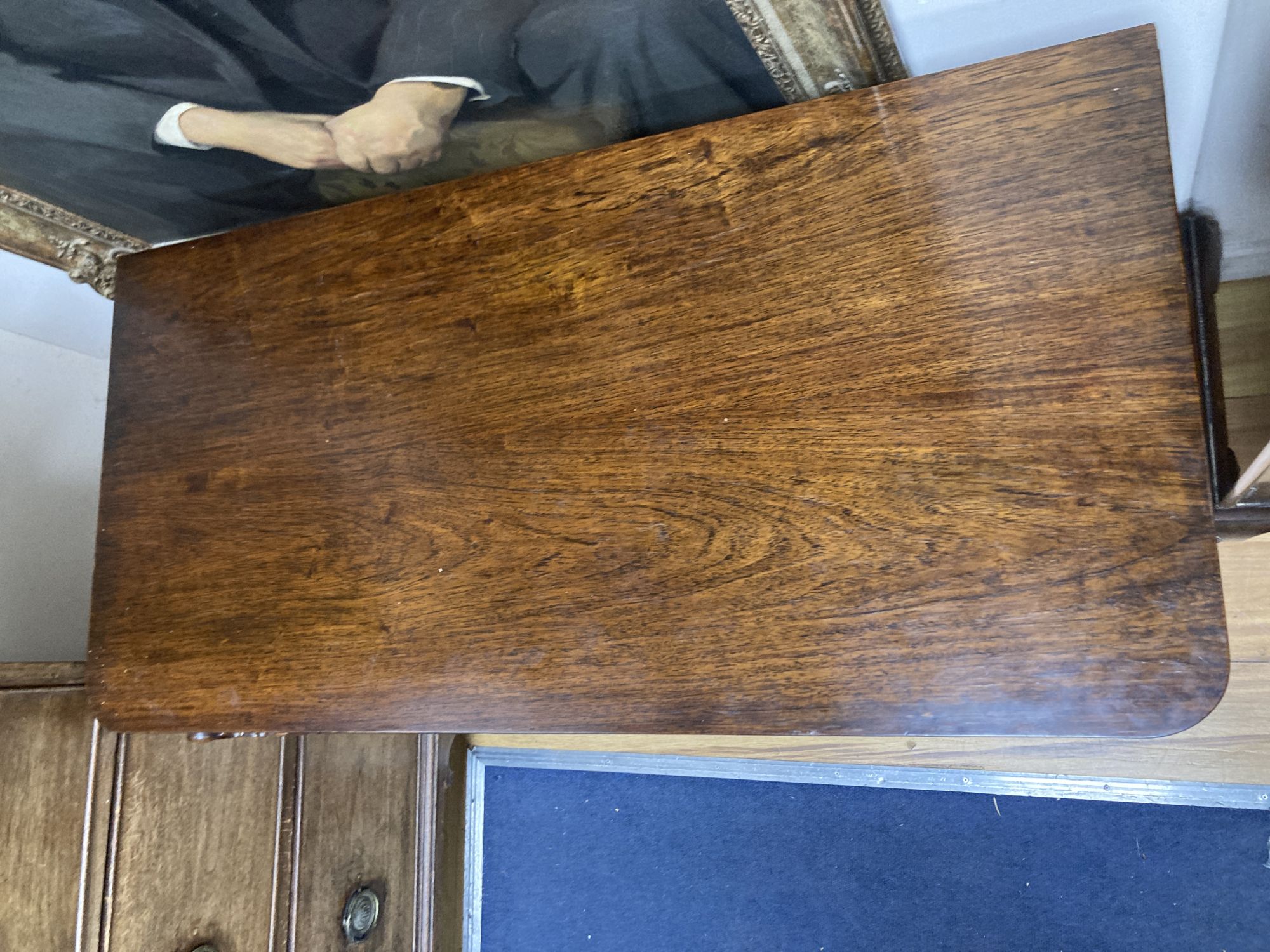 An early Victorian rosewood card table, width 90cm, depth 45cm, height 73cm